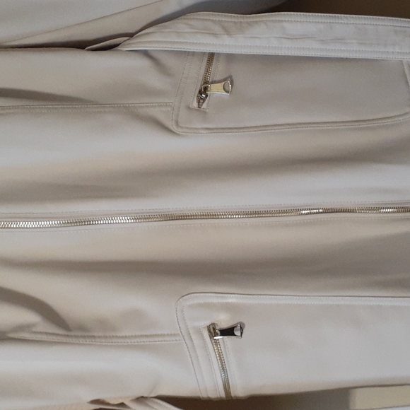 Jacket - Picture 3 of 4